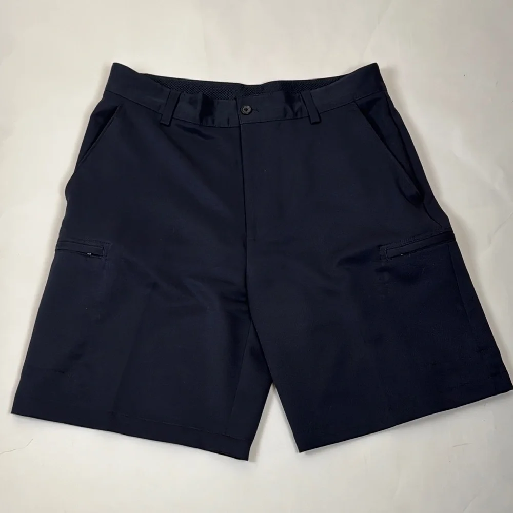 Izod Men’s Size 32 Blue Golf & Tennis Cargo Shorts with Tailored Fit
